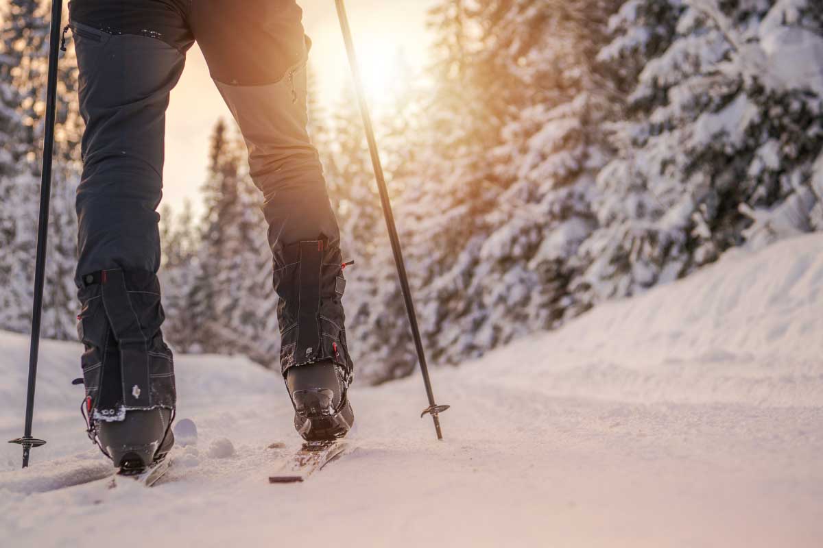 Man skiing